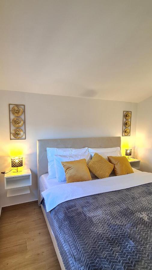 Family Oasis Apartment Zukve Vrsi Eksteriør billede